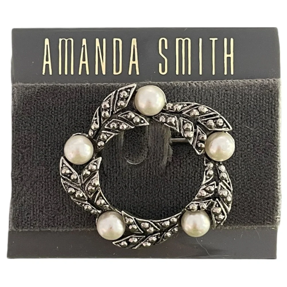 Elegant Infinity Luxury Pearl Wreath Pin Brooch Ornate Filigree Silver Leaf